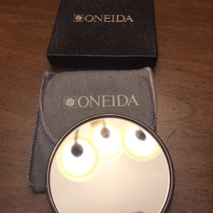 Oneida pocket mirror with flannel storage bag